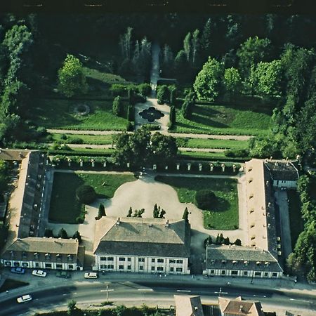 Palatul Brukenthal Avrig Hotel Exterior photo
