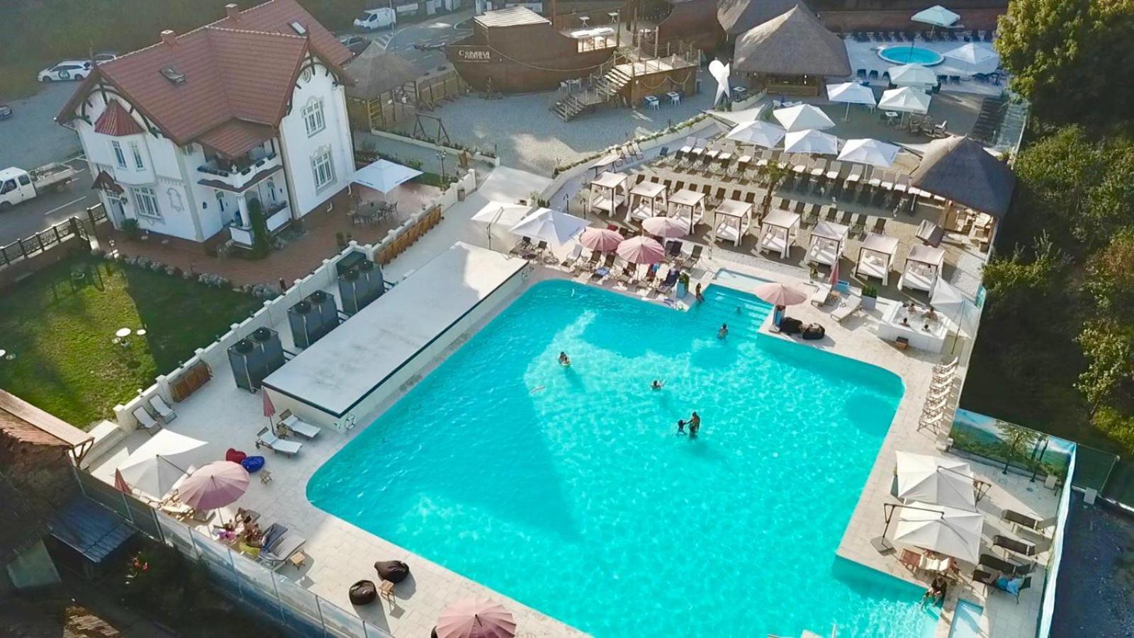 Palatul Brukenthal Avrig Hotel Exterior photo